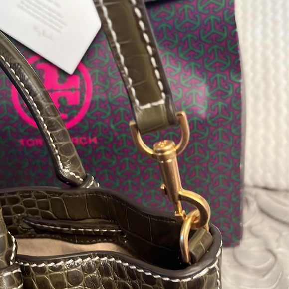 Tory Burch carryall bag Like New condition - Picture 11 of 12